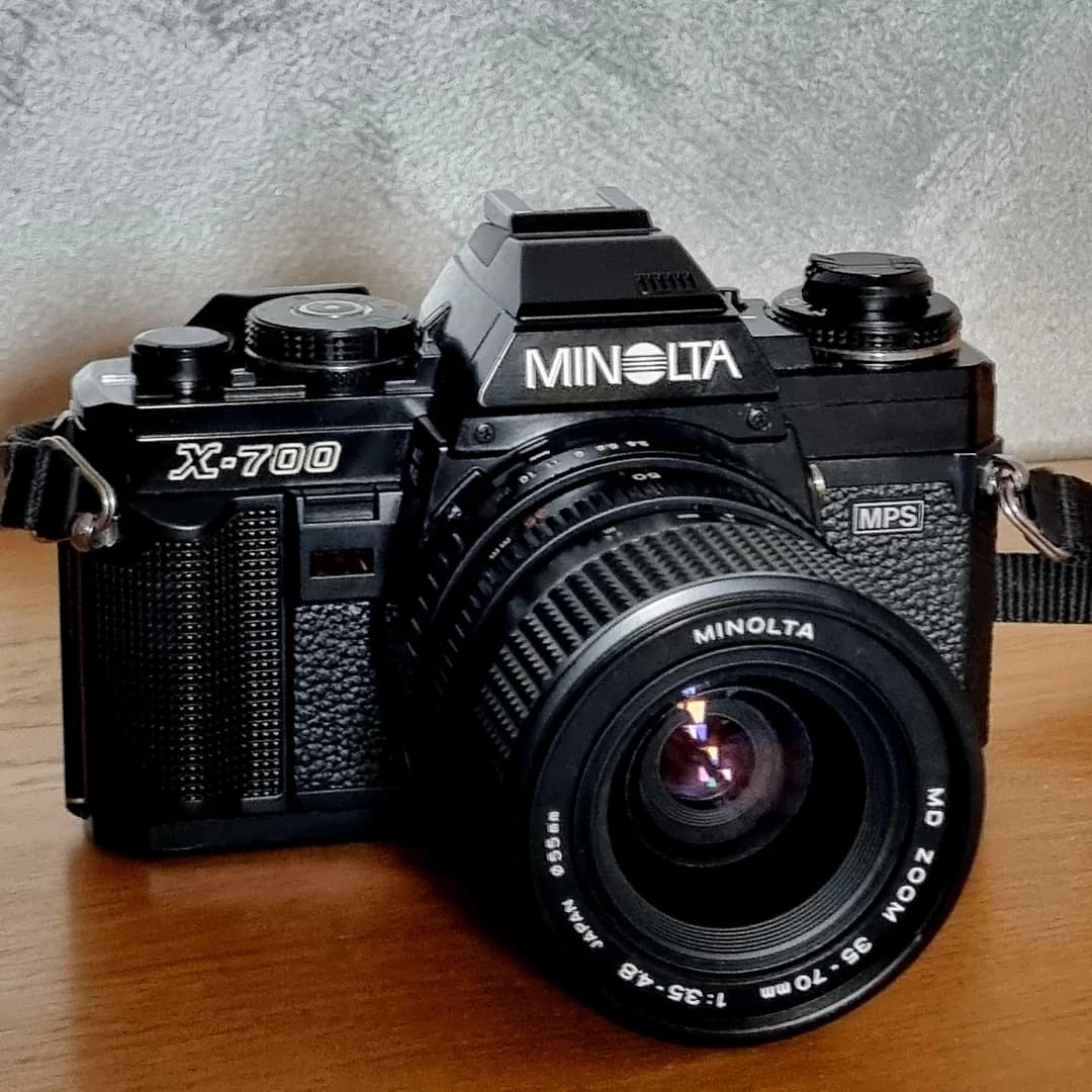 Minolta x700